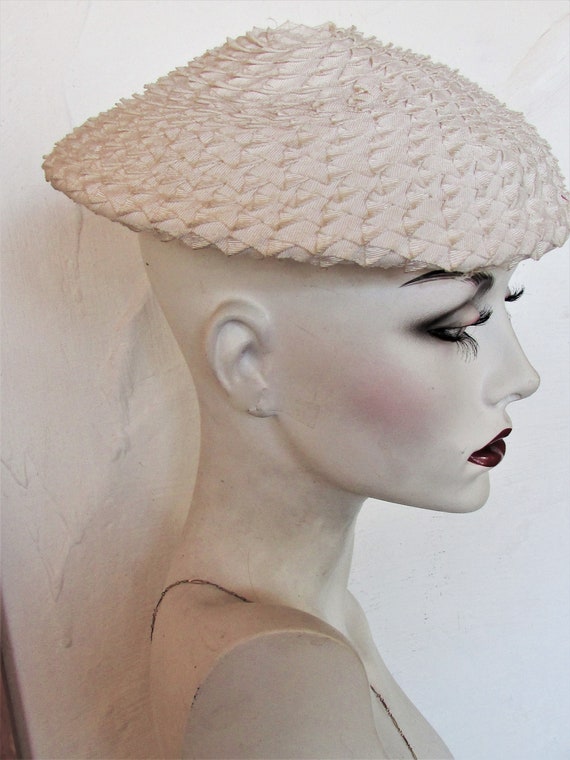 Vintage 1960's Hat White Grosgrain Ribbon Hat Wov… - image 5
