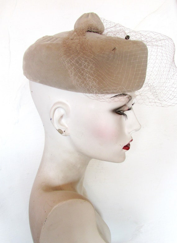 Vintage 1950's 60's Hat Grey Velvet Pillbox Beanie