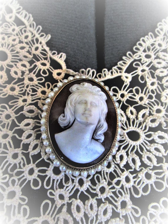 Vintage Mid Century Cameo Carved Sardonyx Shell &… - image 1