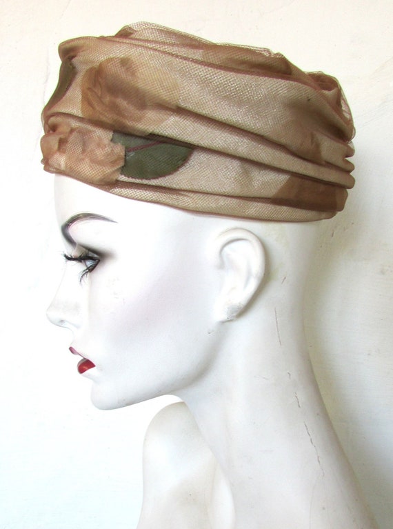 Vintage 1960's Hat Pillbox Turban Cloche Hat Beig… - image 1