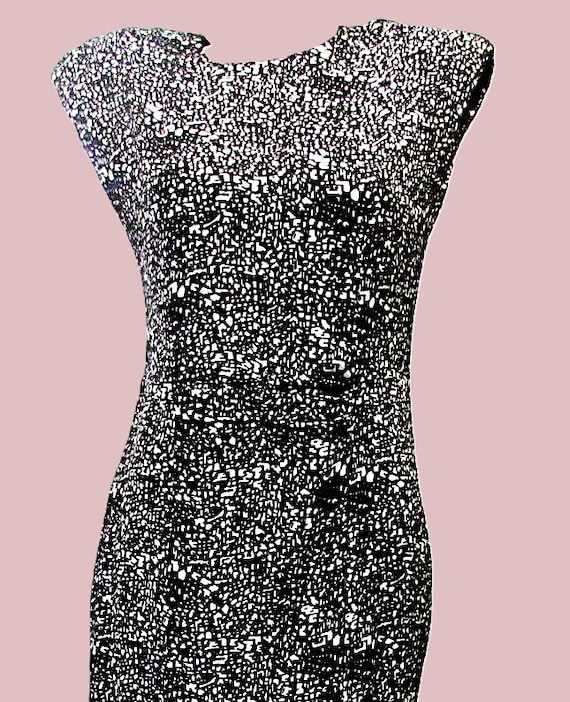 Vintage 1980's 90's Dress Nicole Miller Designer Black & White Cotton Print Fitted Frock Mermaid Hem **Scroll Down for Details