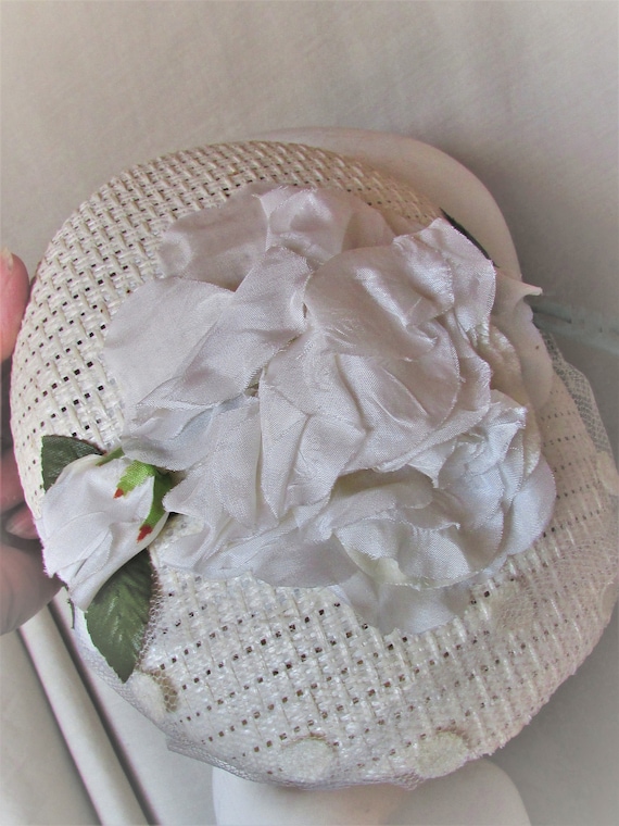 Vintage 1950's Hat White Woven Straw Cap Calot w … - image 7