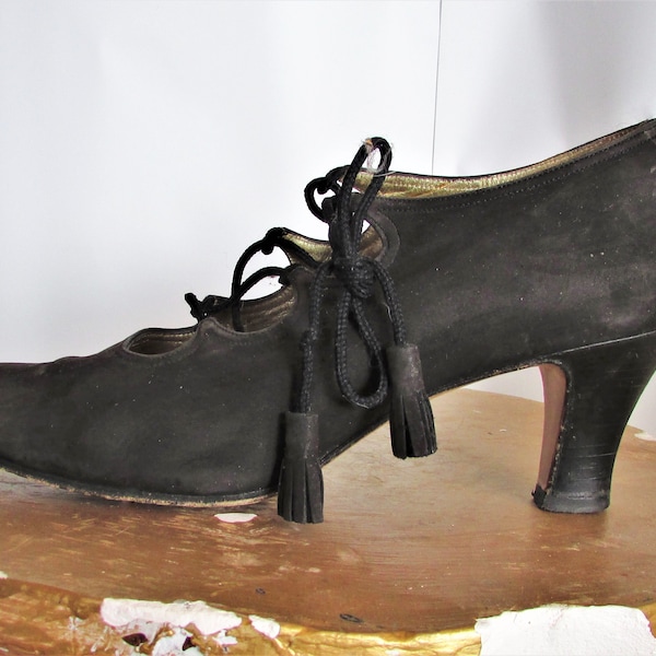 Vintage 1960's Bottega Veneta La V Mano Shoes Heels Black Suede Vero Cuoio Laced & Tied Dress Pumps Dance High Heels Made in Italy US Sz 6 B