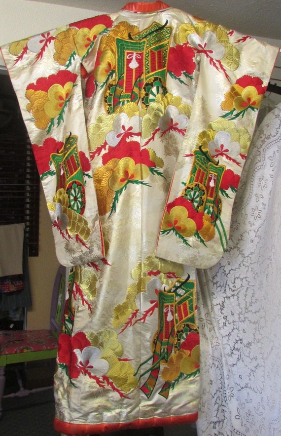 Vintage Wedding Kimono Uchikake Embroidered Silk … - image 2
