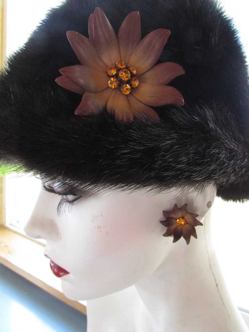 Vintage 1960/'s Flower Brooch /& Earring Set Brown Enamel Pin with Clip Earrings and Orange Rhinestones
