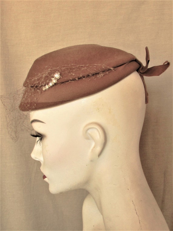 Vintage 1940's 50's Hat Brown Wool Felt Hat w Vei… - image 2