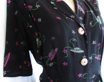 Vintage 1950's Suit Ensemble Jacket & Skirt Black Crepe Novelty Pattern of Pixelated Sun Hats n Flowers **Scroll down for details