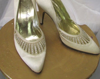 Vintage 1950's 60's Shoes Wedding High Heels Ivory Satin w Rhinestones Italian Made GAROILINI Midcentury Couture **Scroll down for details