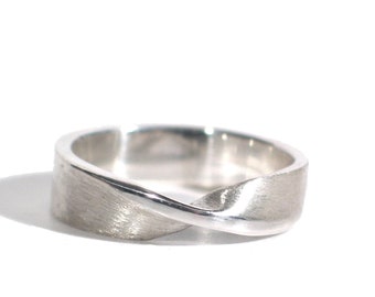 Sterling Silver Mobius Ring: Ready to Ship