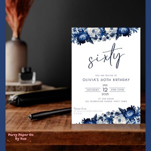 Modèle d'invitation 60e anniversaire TÉLÉCHARGEMENT IMMÉDIAT Script jalon, bleu marine, blanc, floral, fleurs, numérique, soixante inviter, élégant 5 x 7 NWF