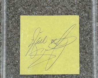 Will Smith ha firmato un ritaglio autografato PSA/DNA incapsulato in una lastra di Men in Black con firma completa.