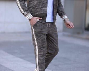 UrbanEdge Men&#39;s Plaid Tracksuit – A New Era in Street Fashion