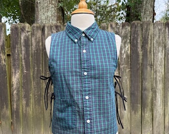 Button-Down Sleeveless Shirt with Adjustable Tie Sides M-L reference measurements
