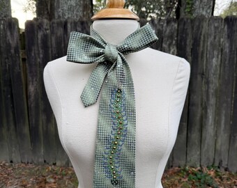 Green centipede Rhinestone Tie