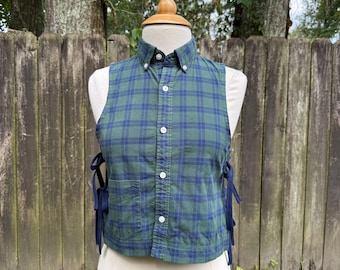 Button-Down Sleeveless Shirt with Adjustable Tie Sides S-M reference measurements