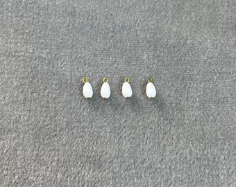 Small Japanese Vintage White Teardrop Lucite Beads 1950s - Great Condition