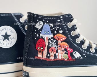 Tênis Converse Bordados: Design Personalizado de Cogumelo e Borboleta