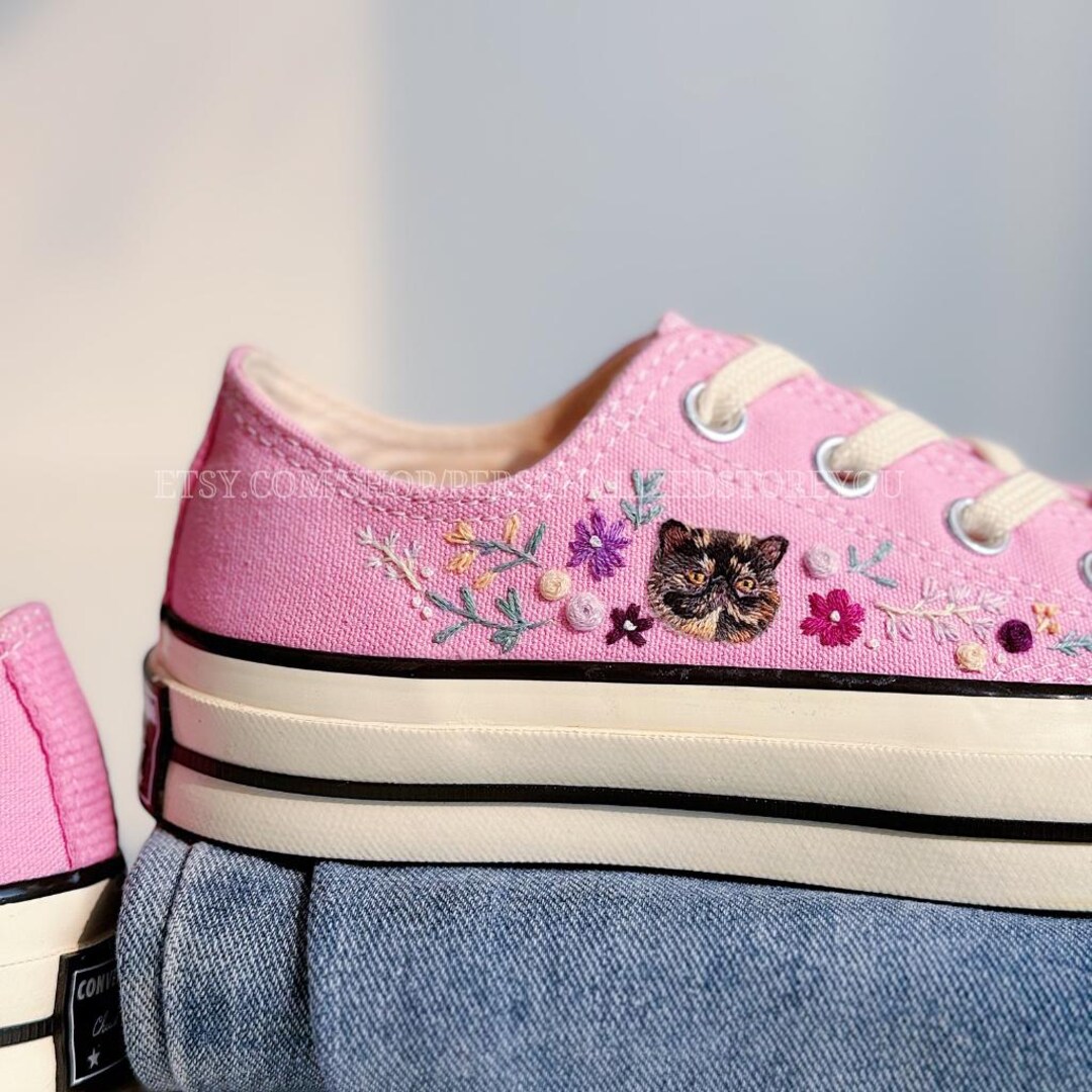 Converse rose basse personnalisée, baskets brodées personnalisées