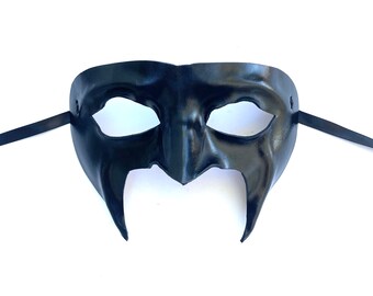 Simple Black Leather Mask Gladiator Spartan Roman entirely handcrafted Adult Medium lightweight easy to wear