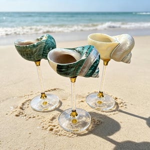 Summer Seashell Wine Glasses, With Gold Stem, Conch Shell Martini Glasses, Beach Wedding Bridesmaid Gifts, Wedding Anniversary Party Gifts
