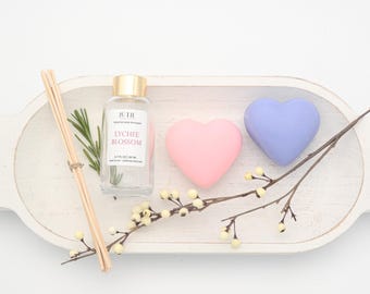 Difusor de varillas con aroma a flor de lichi y set de regalo de jabones en forma de corazón de tulipán francés y rosa de té