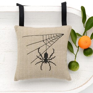 Spider and Web Vintage Linen Sachet – Best Gift for Them/Her/Friends/Family/BFF/Woman – Filled with French Lavender – May Be Personalized