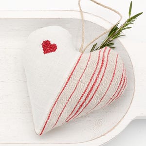 Red Heart Vintage Linen Sachet – Great Gift for Her/Mom/Friend/BFF/Woman/Daughter/Family – Filled with French Lavender – May Be Personalized