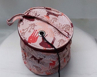 Knitting bag with deer picture, Yarn Storage Basket, Knitting Yarn Round fabric Bag for On-the-go-knitter and Travel - Small - for 1 skein