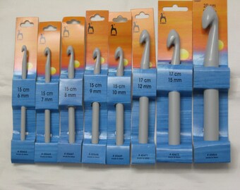 Set of 8 crochet hook sizes: 6-7-8-9-10-12-15-20mm by &quot;Pony&quot; for medium and large yarn