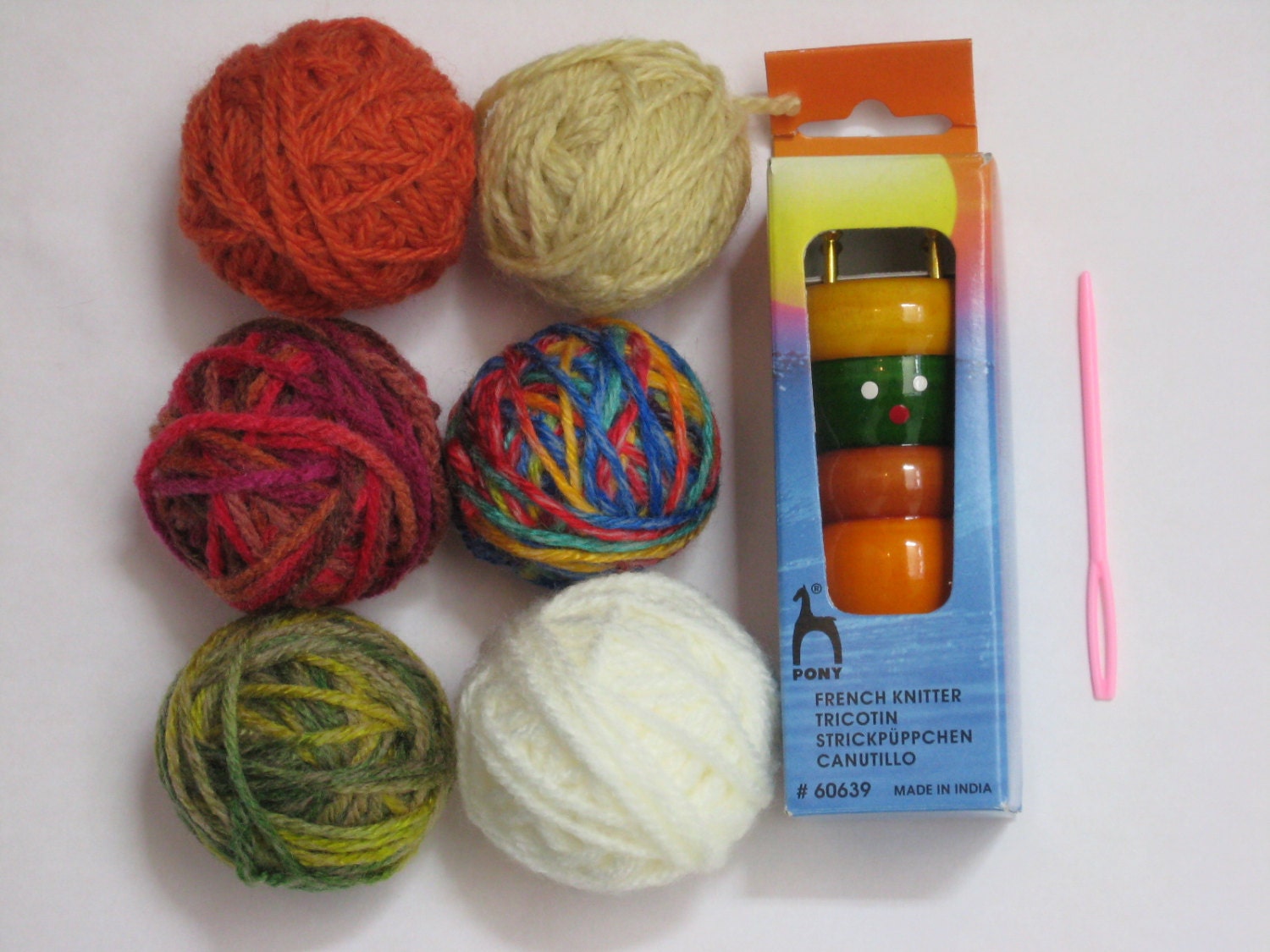 Pony Spool Knitter, Wood French Knitting Doll Tricotin Instructions and  Needle With 6 Colored Balls of Yarn & Plastic Tapestry Needle Kit 