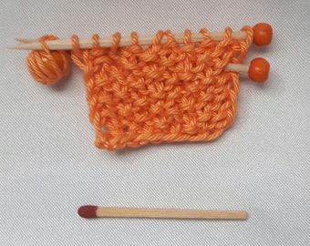 Knitting brooch pin with miniature knitting bamboo needles and a yarn ball made of cotton yarn - Pale orange, Free Shipping