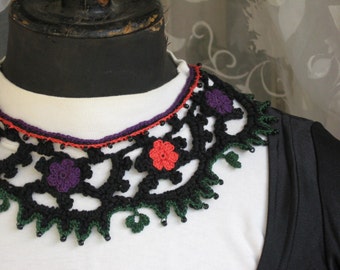 Lace necklace with knitted flowers and beads in black -- 3