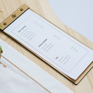 Lista win, uchwyt na menu winne, uchwyt na menu restauracyjne, długa tablica z klipsem, schowek na menu, tablica z menu restauracyjnym, segregator na menu z drewna