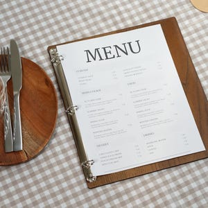 Gepersonaliseerde menuomslag met ringband, houten menumap, restaurantmenu met gegraveerd logo,