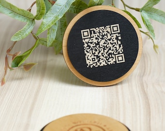 Personalized Wooden QR Code Menu Sign - Restaurant Tabletop Display