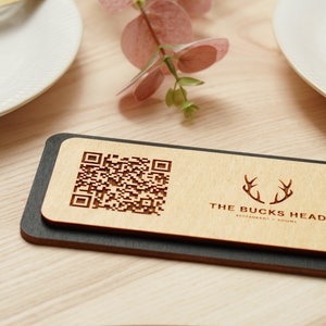 QR-Menühalter, Scan, um das Menü anzuzeigen, personalisierter QR-Menüständer mit Logo, Menüschild aus Holz, Menü aus Holz, QR-Code-Menü, Restaurantmenü