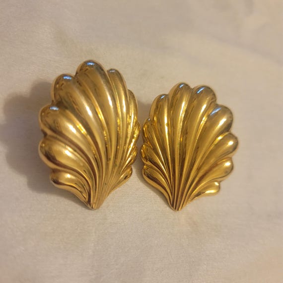 Monet Shell Stud Earings, Leaf Patterned Jewelry,… - image 2