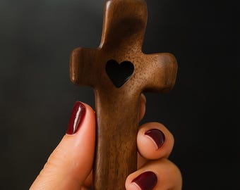 Cross My Heart Wooden Cross Small Pocket Thumb Crosses Religious Church Gift for Mother Faith-Based Comfort Gift for Easter