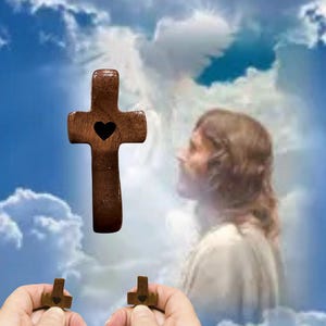 Cross My Heart Wooden Cross Small Pocket Thumb Crosses Religious Church Gift for Mother Faith-Based Comfort Gift