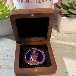 Inspirational Lord&#39;s Prayer Coin Christian Keepsake Token Praying Hands Encouragement Gift Religious Challenge Coin