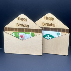 Porta-cartão de presente flexível de madeira feito à mão | Presente exclusivo e elegante | Cartão de madeira gravado personalizado | Lembrança ecológica
