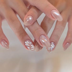 Cat Eye Flower Press On Nails: Y2K Chrome Gel Nails
