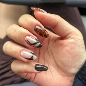 Tortoise Shell Abstract Press On Nails: Y2K Chrome Gel Nails