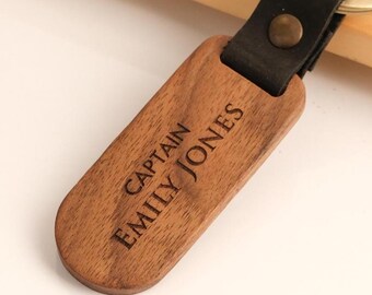 Personalized Captain Keychain: Engraved Nautical Wood & Leather Keyring