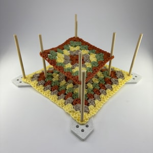 Blocking Board with 16 Bamboo Pins – 3D Printed Crochet & Knitting Tool | Granny Square Blocker | Yarn Craft Finishing Board | Knitters Gift