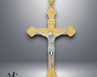 Ciondolo a croce INRI in oro bicolore 14 carati con diverse opzioni di catena per collana.