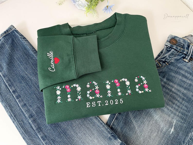 Embroidered Floral Mama Sweatshirt with Kids Name on Sleeve, Custom Grammie, Mummy, Nana, Grandma Sweatshirt, Mothers Day Gift for Mom