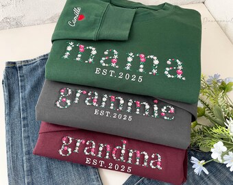 Embroidered Floral Mama Sweatshirt with Kids Name on Sleeve, Custom Grammie, Mummy, Nana, Grandma Sweatshirt, Mothers Day Gift for Mom