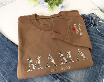 Individuell gesticktes Blumen-Mama-Sweatshirt mit dem Namen der Kinder auf dem Ärmel, personalisiertes Mama-, Nana-, Oma-Sweatshirt, Muttertagsgeschenk für Mama