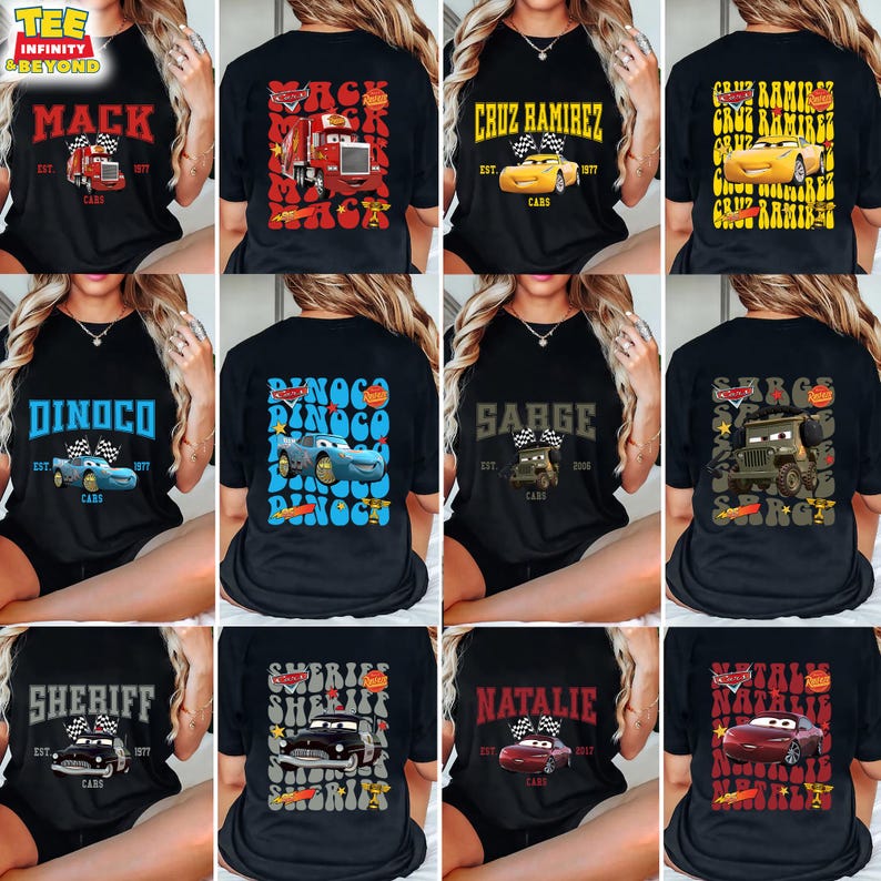 K&ouml;nnte beinhalten: Neun schwarze T-Shirts mit verschiedenen Cars-Charakteren und Namen bedruckt. Die Charaktere sind Mack, Dinoco, Cruz Ramirez, Sarge, Sheriff und Natalie. Die Namen sind in einer Retro-Schriftart gedruckt.